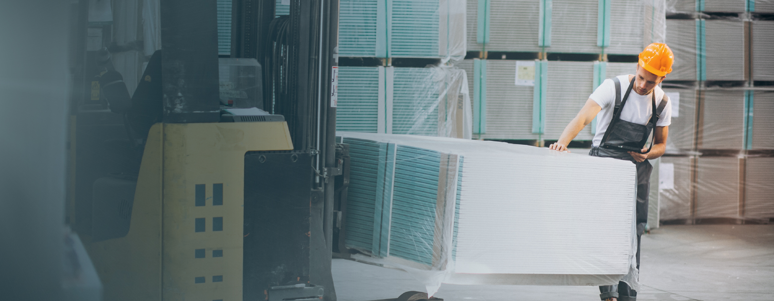 Why Choose Case Closing Equipment? Faster, Cleaner, and More Consistent Carton Sealing